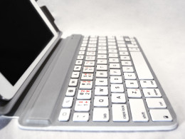 Recenze klávesnic ZAGGKeys Mini 7 a ZAGGKeys Mini 9 zagg keys mini9 04 260x195 Recenze klávesnic ZAGGKeys Mini 7 a ZAGGKeys Mini 9