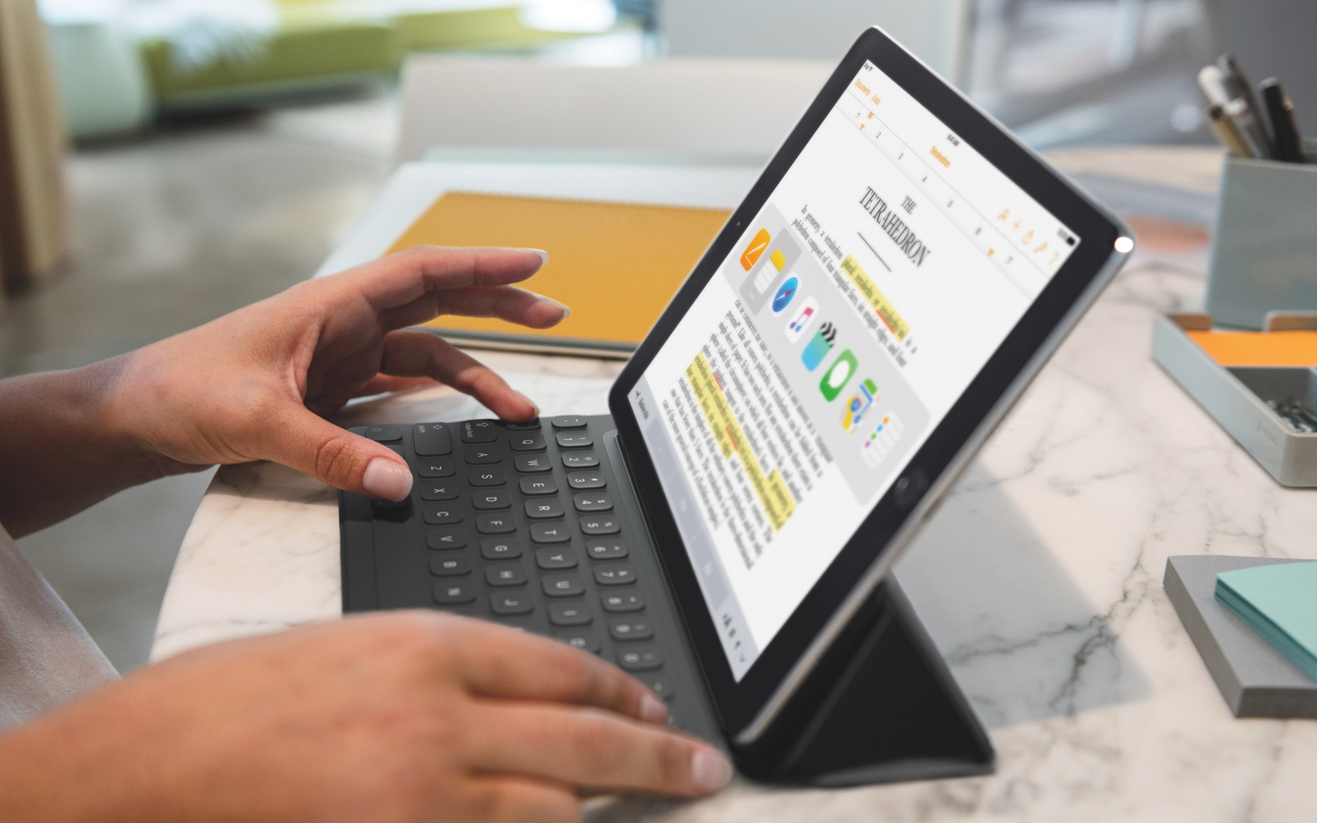 Příslušenství pro Smart Connector na iPadu Pro je zatím málo. Apple tvrdí, že budou další Náhled