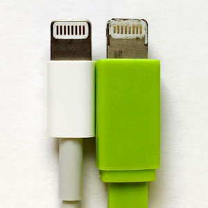 Lightning cable icon