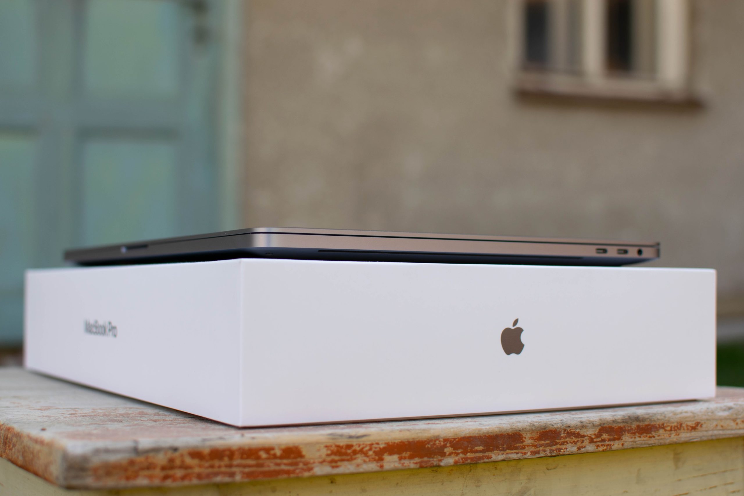 macbook pro 16 8 MacBook Pro 16"