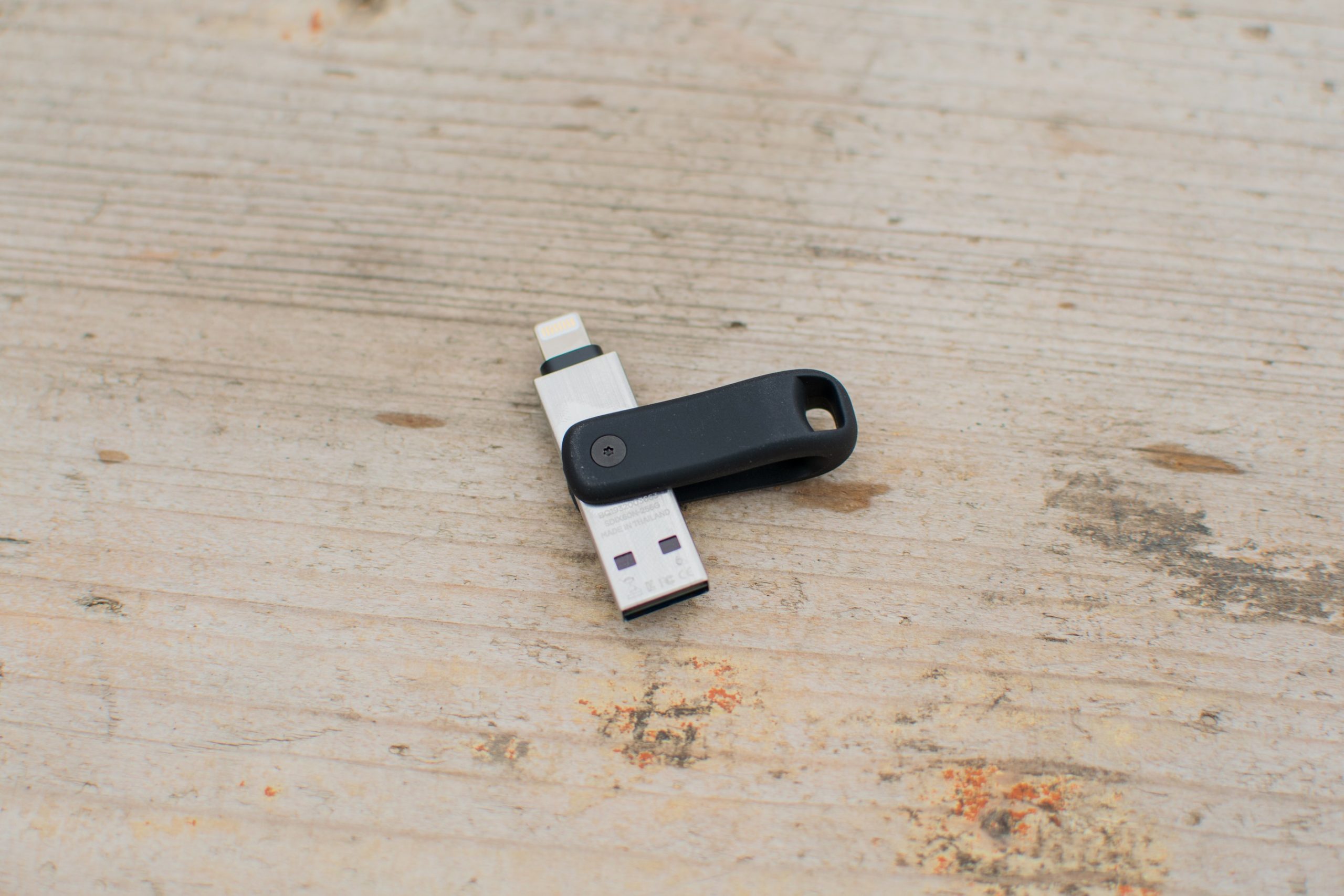 SanDisk iXpand Flash Drive Go
