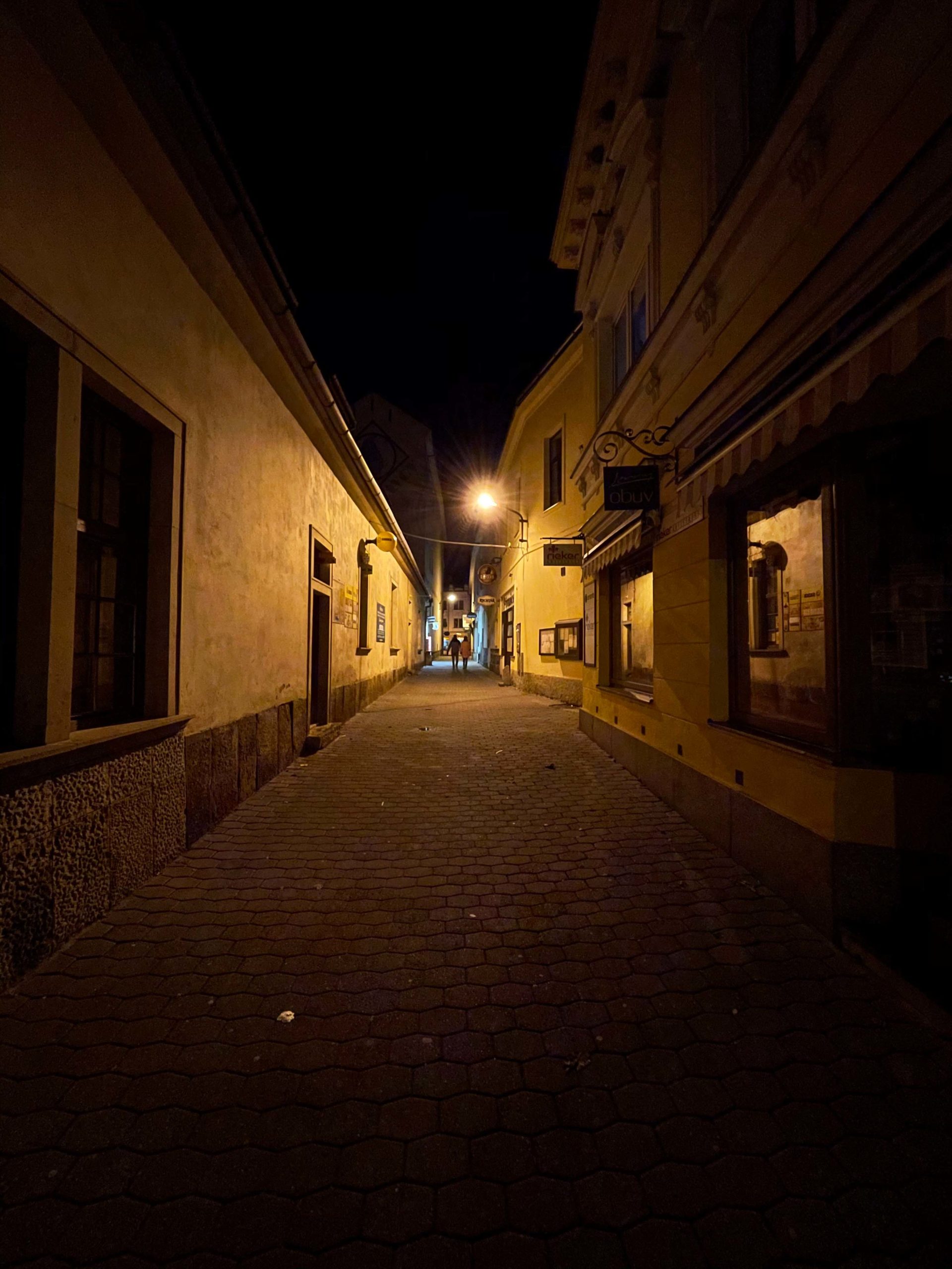 fotky z iphone 12 pro max v noci13
