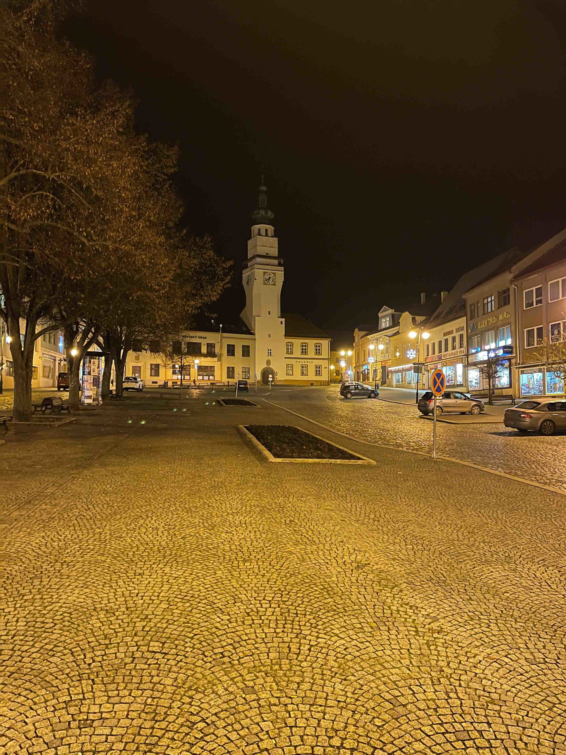 fotky z iphone 12 pro max v noci14
