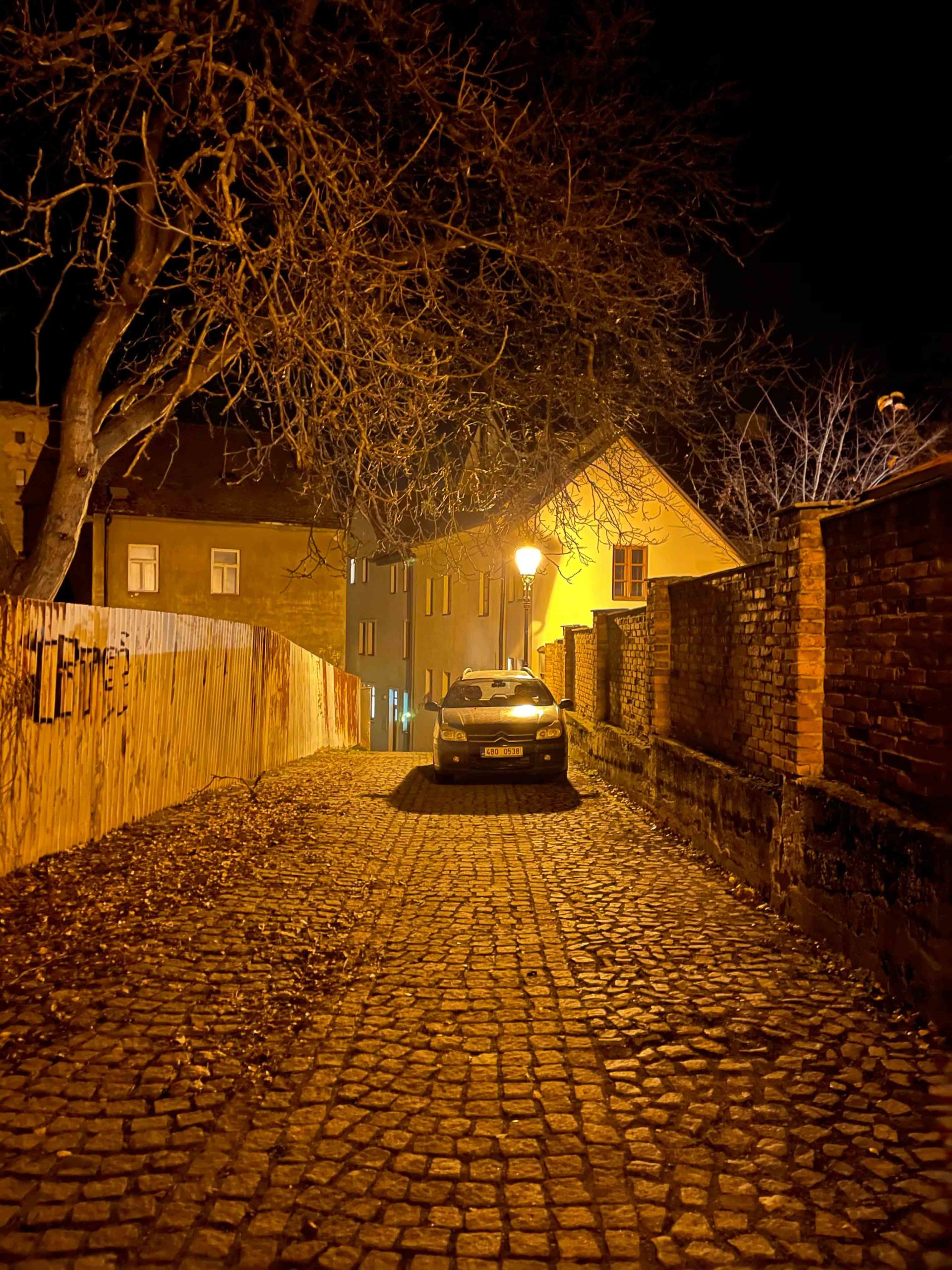 fotky z iphone 12 pro max v noci31