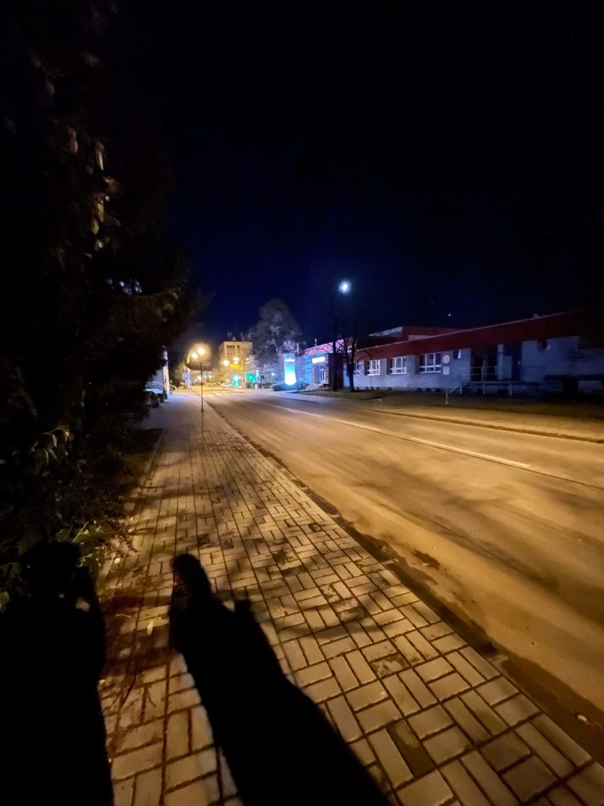 fotky z iphone 12 pro max v noci5