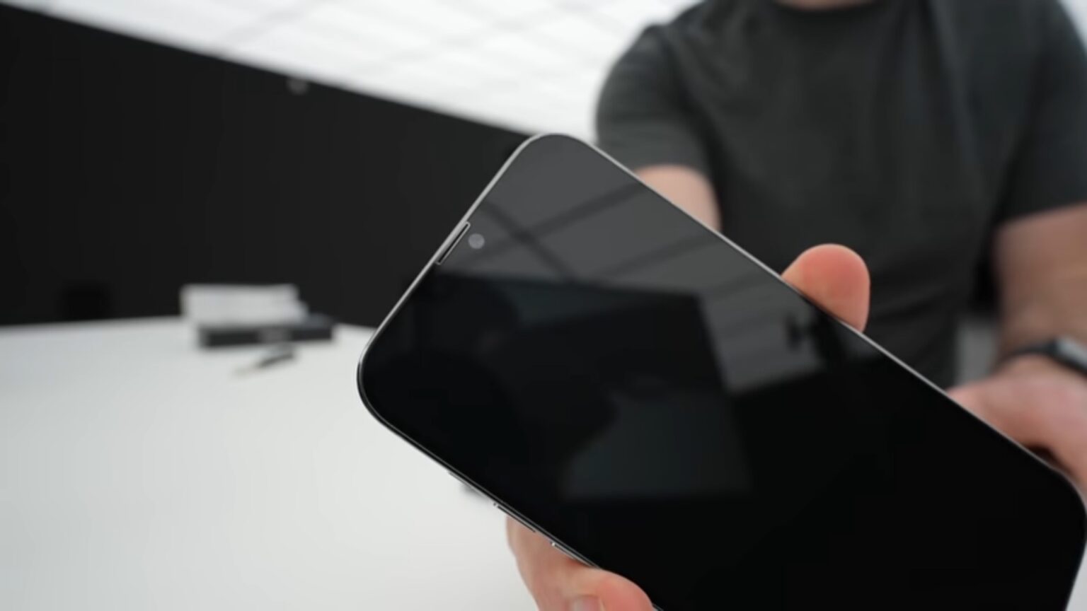 Povedená maketa iPhonu 13 Pro Max ukazuje zmenšený výřez Jablíčkář.cz