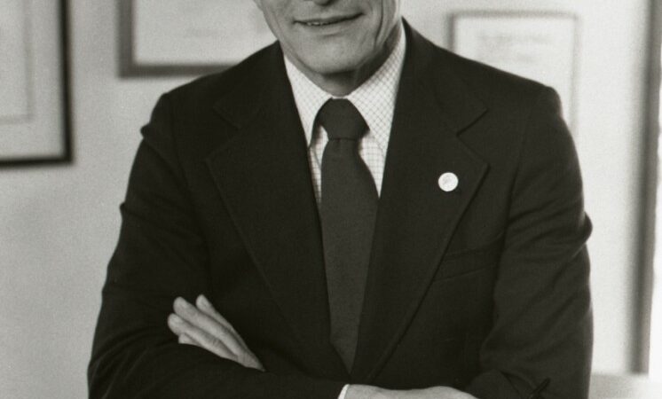 Zpátky do minulosti: Zemřel Robert Noyce a přichází Intel Nehalem (3. 6