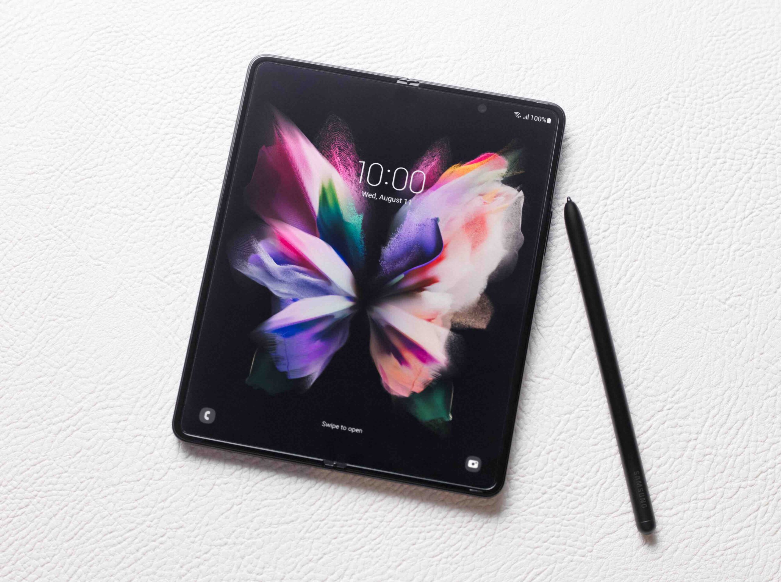 02_01 Q2 Product_06_galaxyzfold3_5g_spen_phantomblack_H Samsung Galaxy Z Flip3