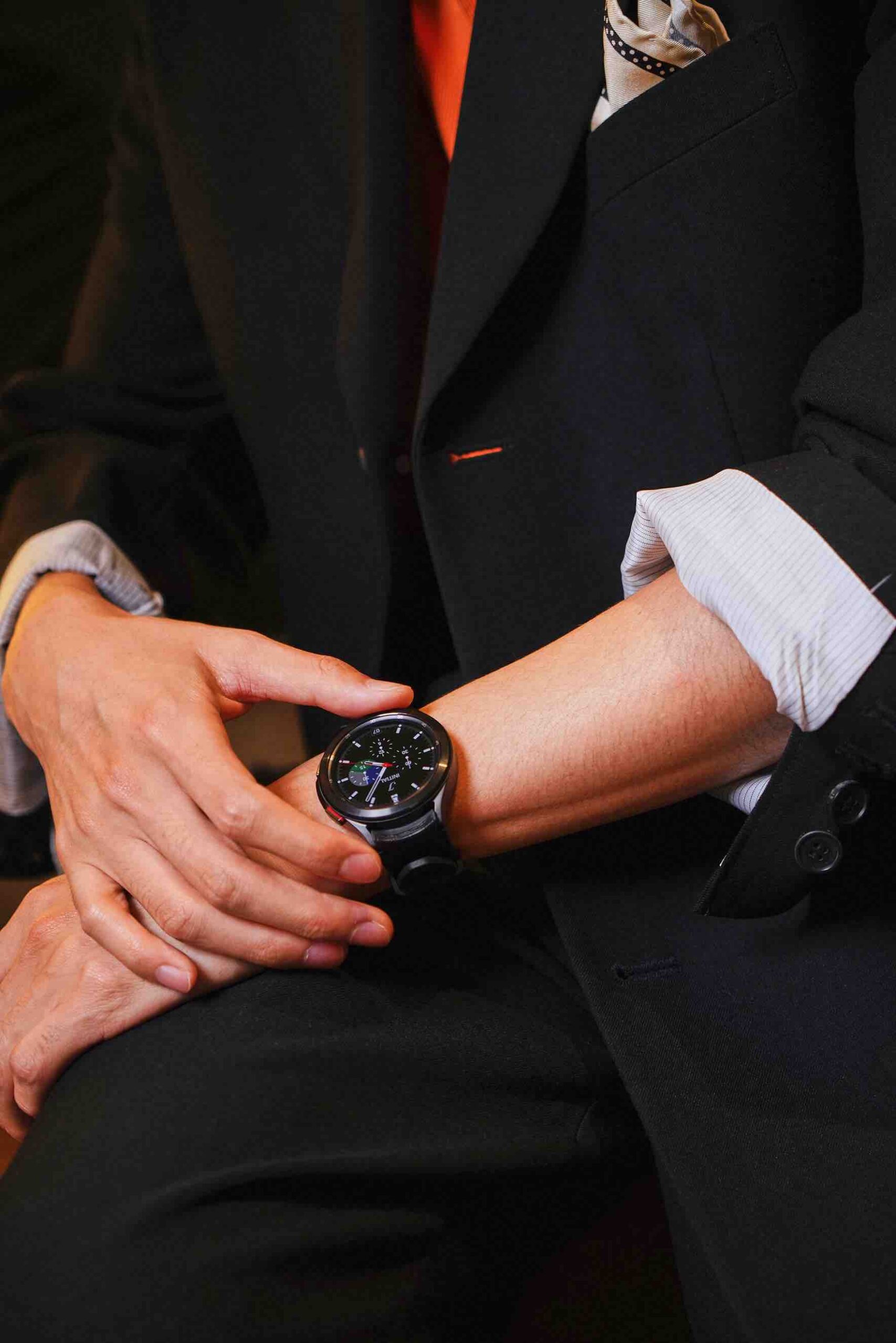 W_03_05_lifestyle_galaxywatch4classic_black_H Watch 4 Classic