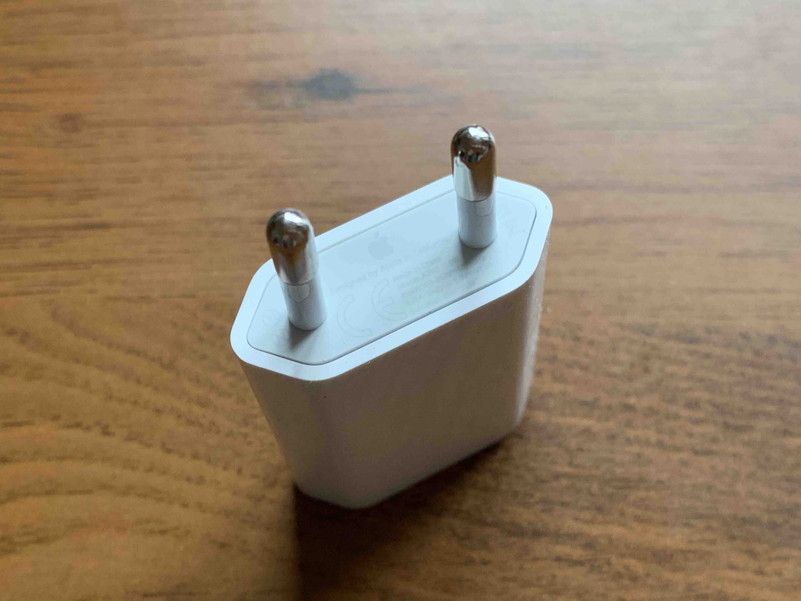 Napájecí adaptér na iPhone