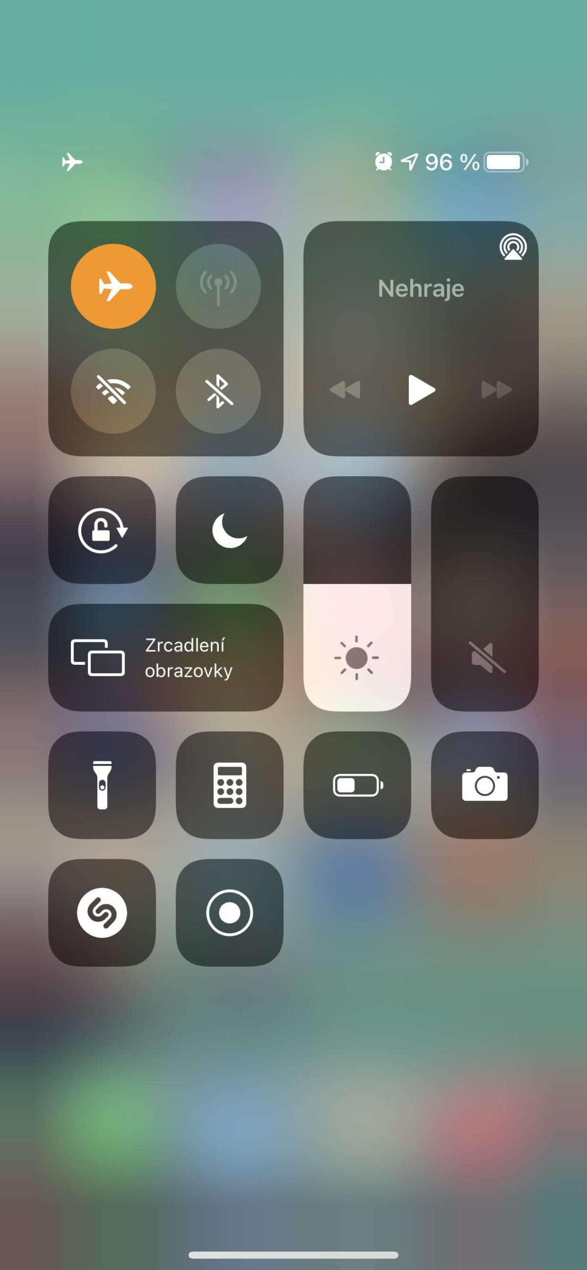 Jak nastavit iPhone při cestování