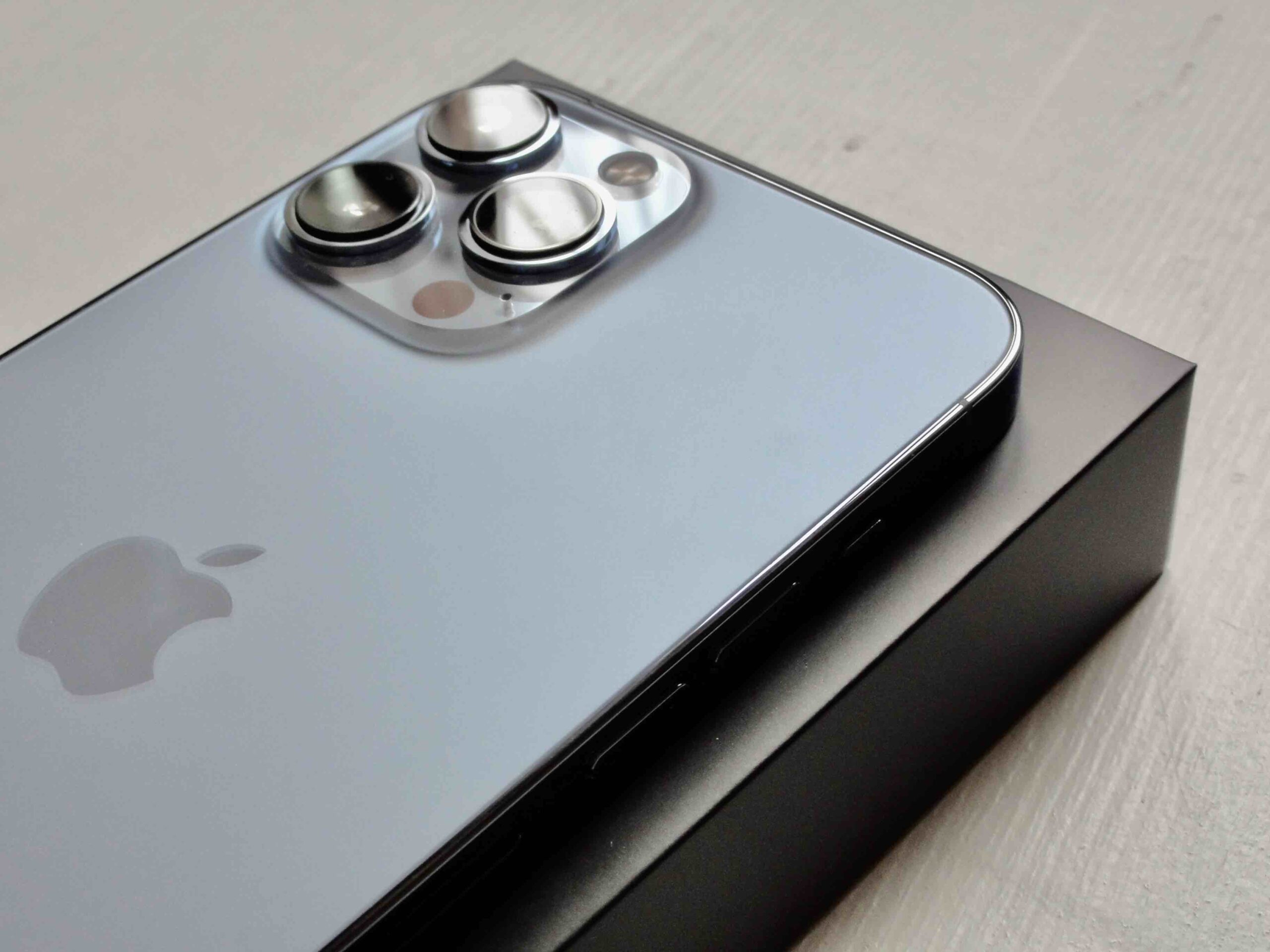 iPhone 13 Pro Max 14 unboxing
