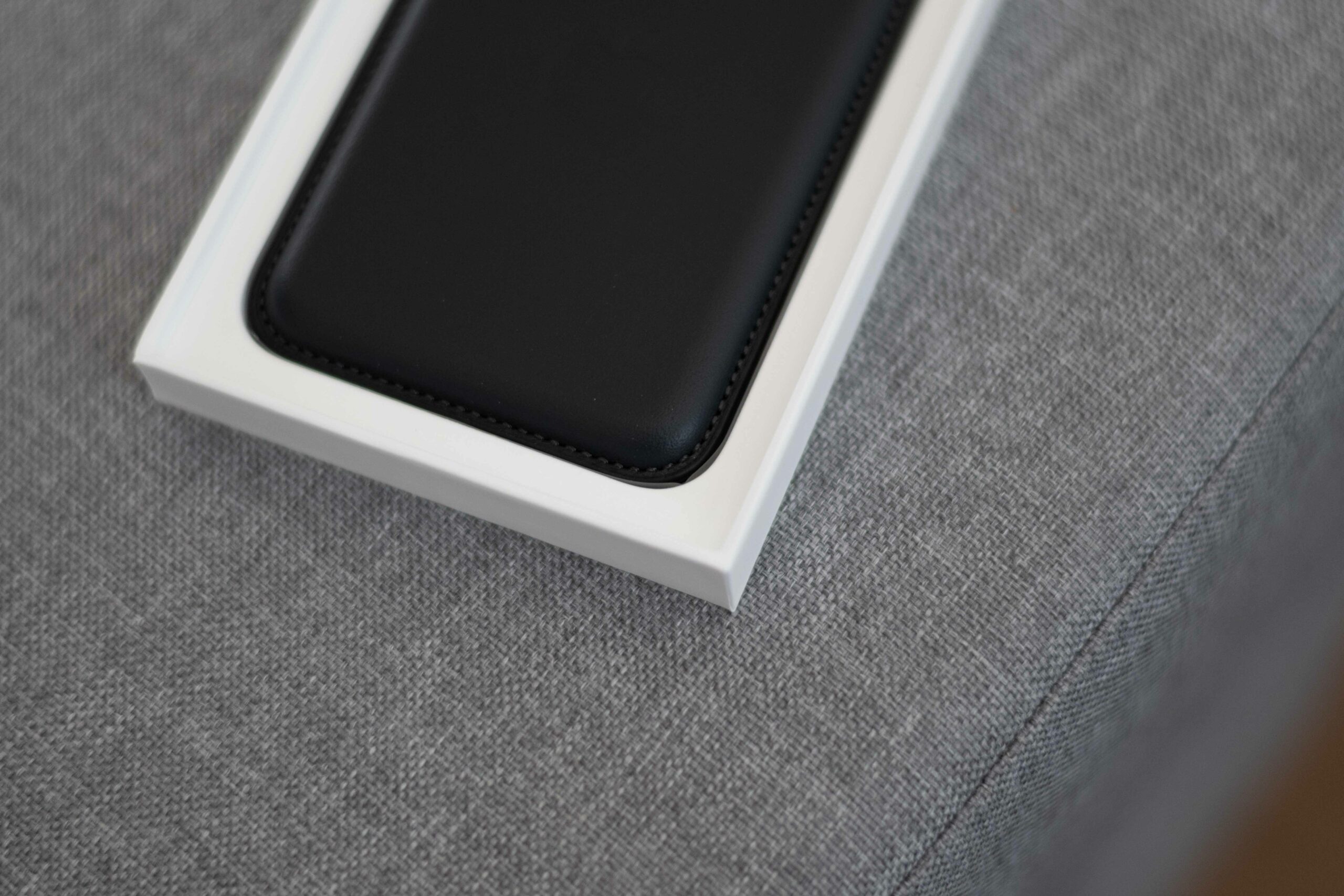 magsafe wallet jab 8