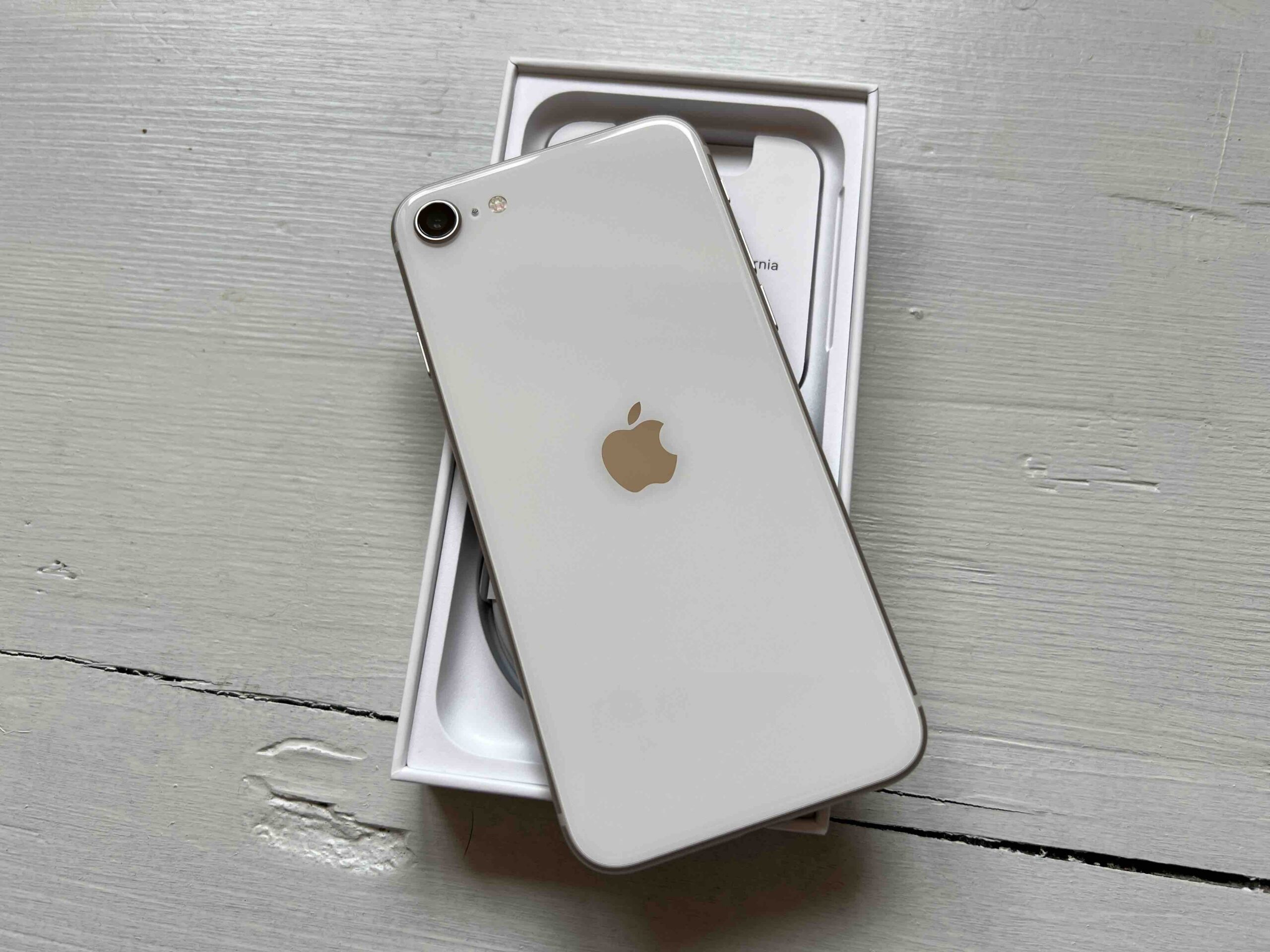 iPhone SE 3 10