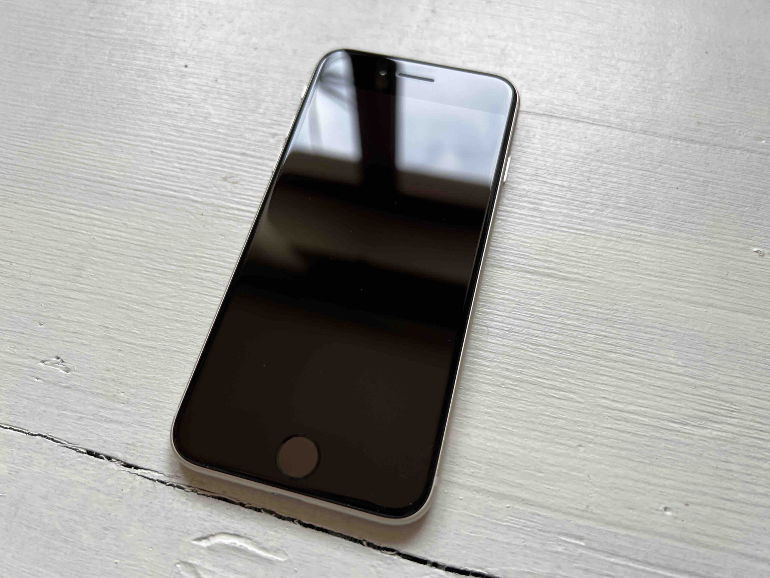iPhone SE 3 20