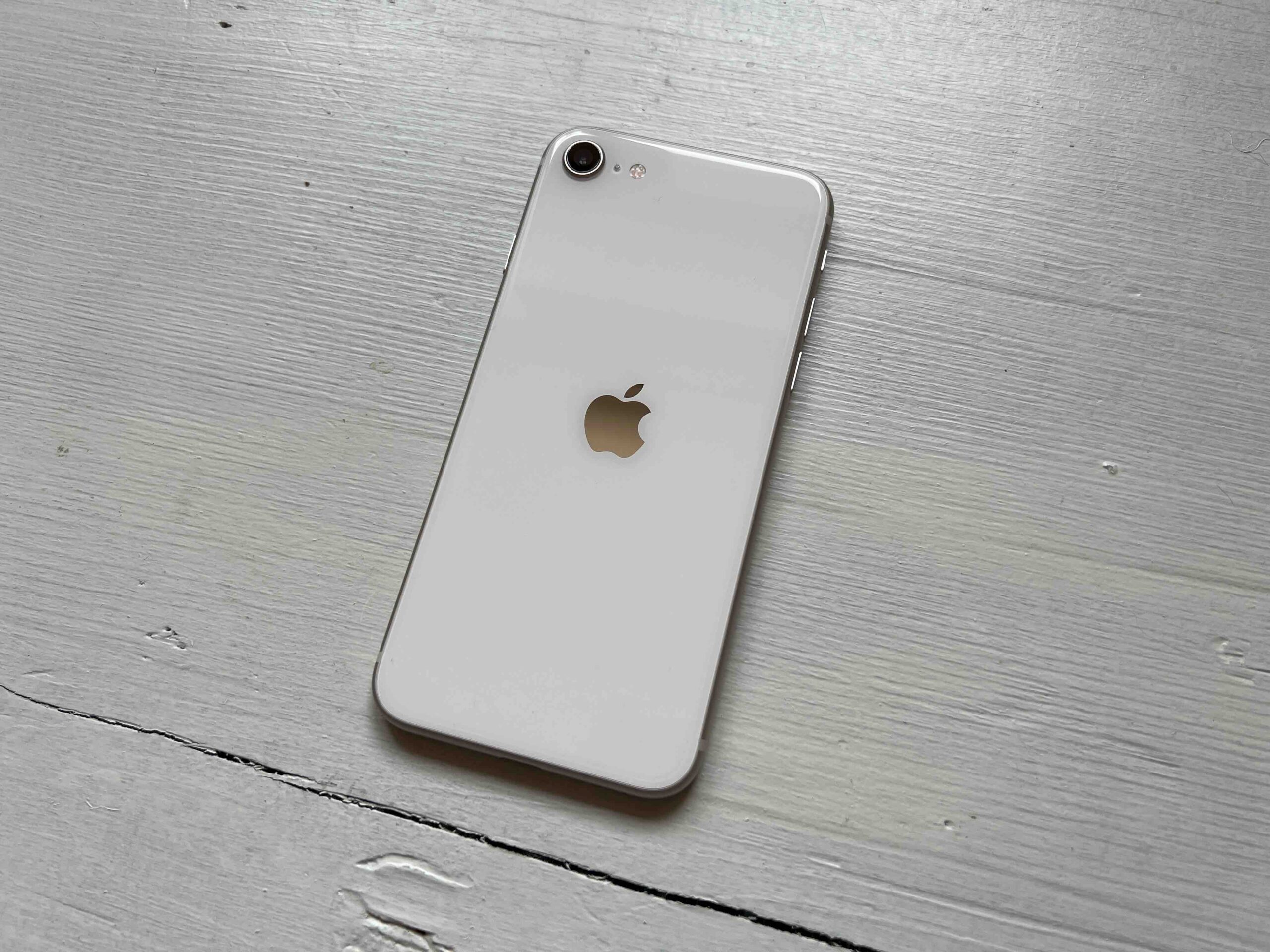 iPhone SE 3 24