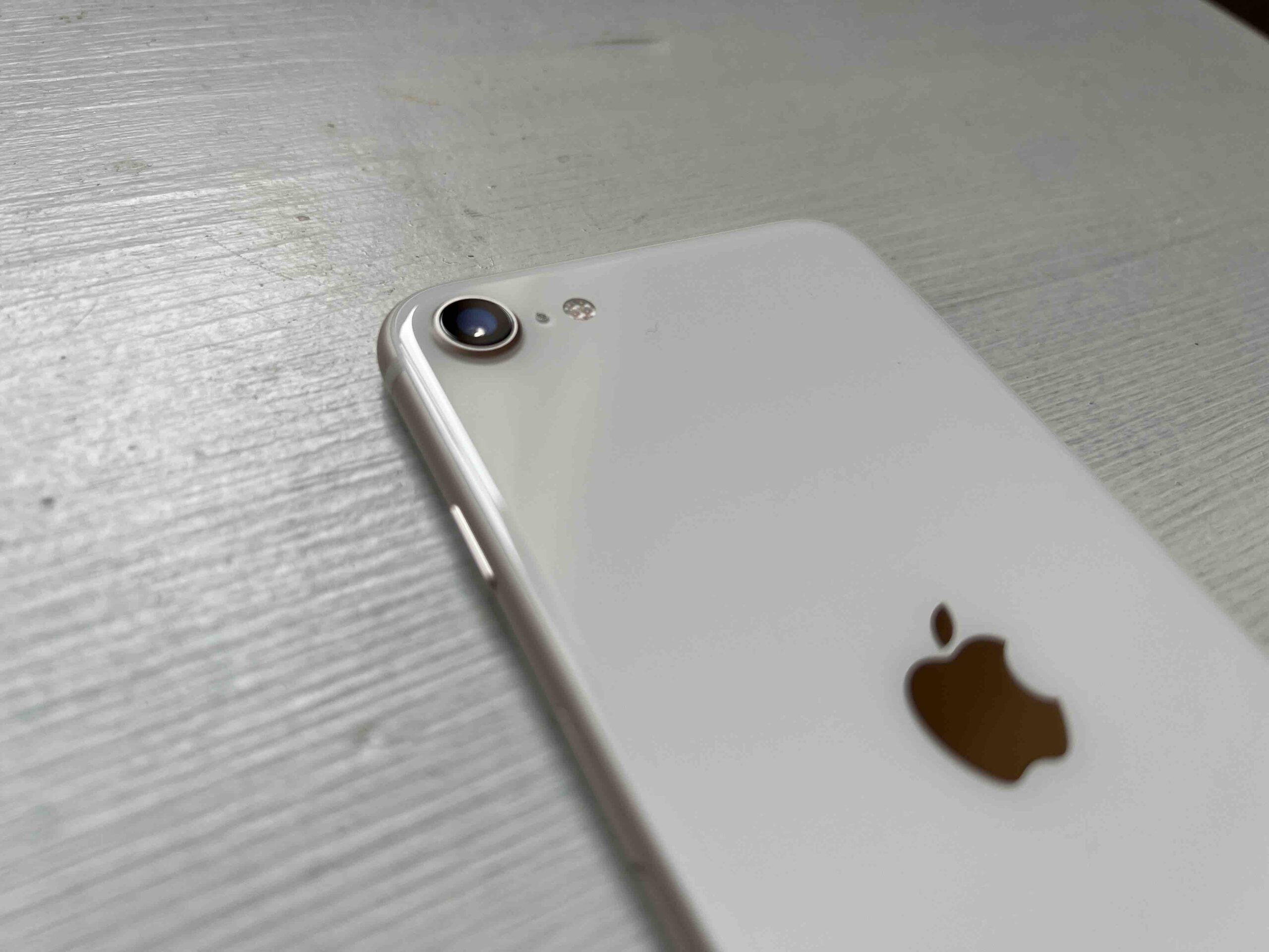 iPhone SE 3 26