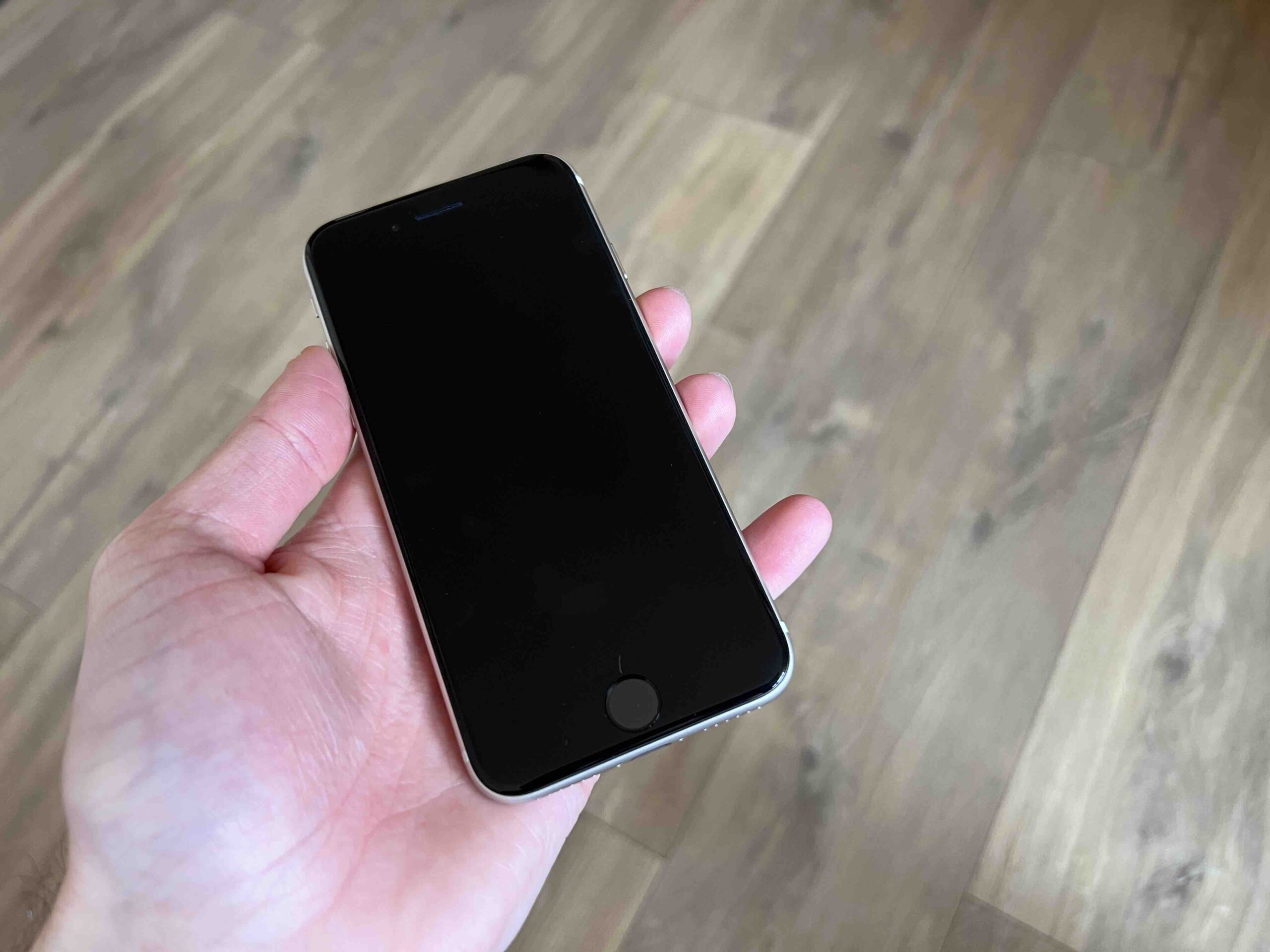 iPhone SE 3 34