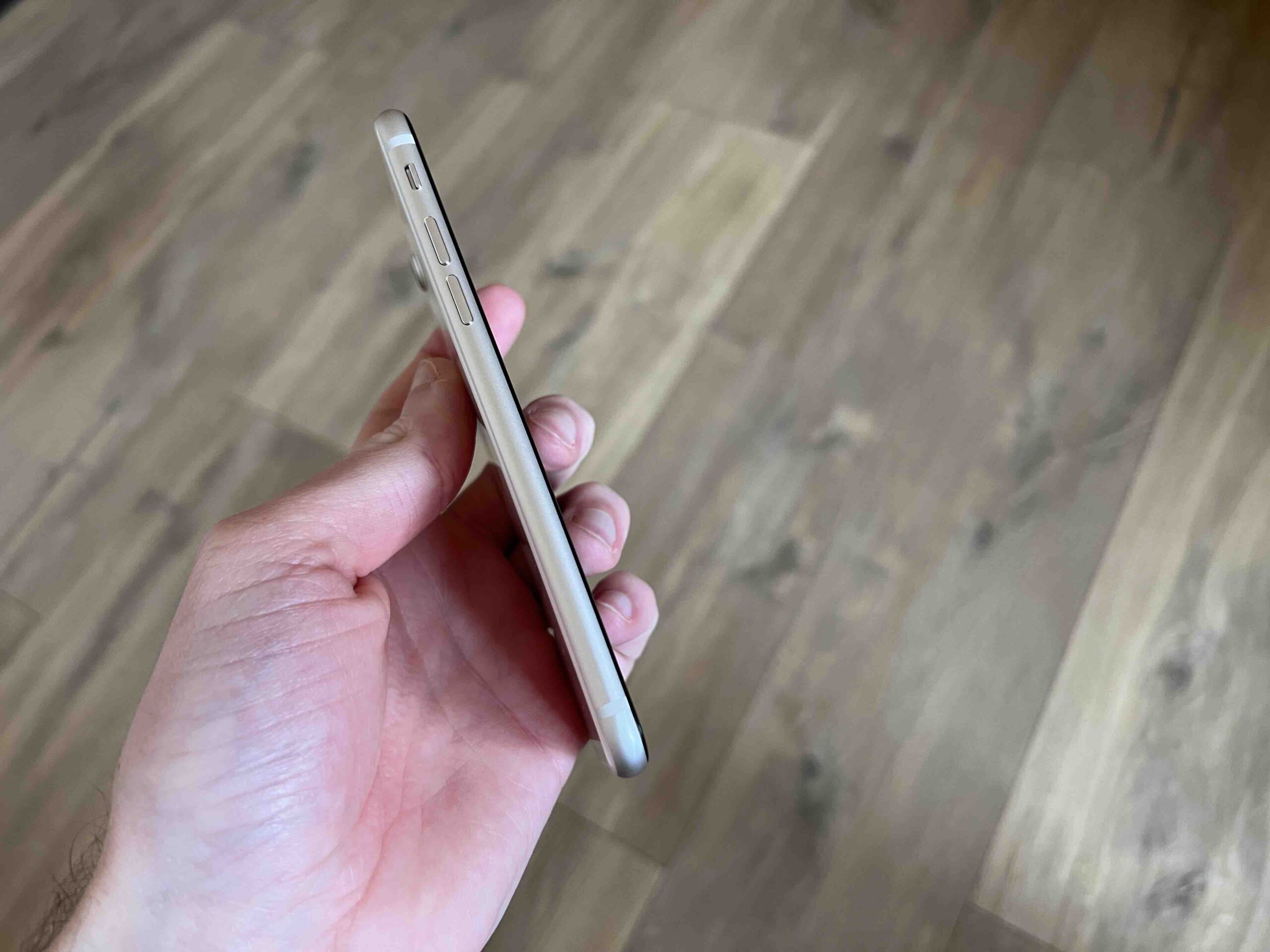 iPhone SE 3 35