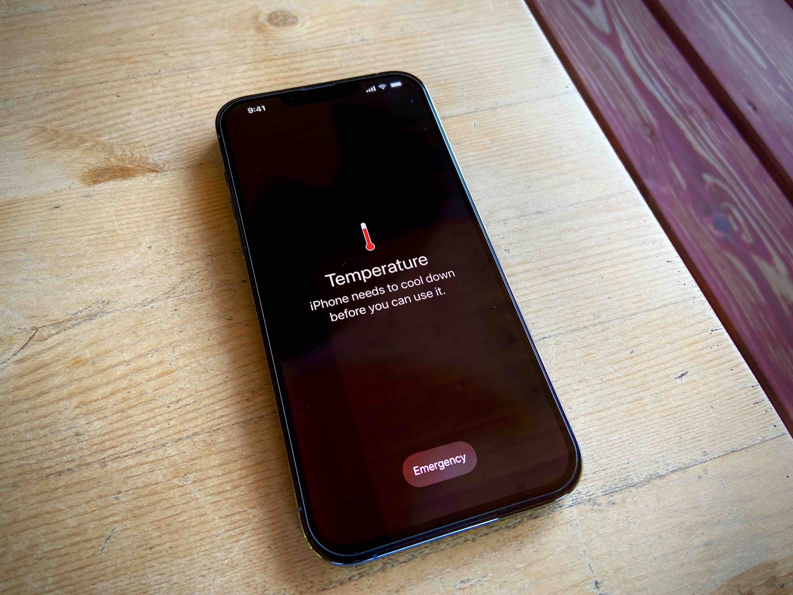 Přehřátí iPhonu cover