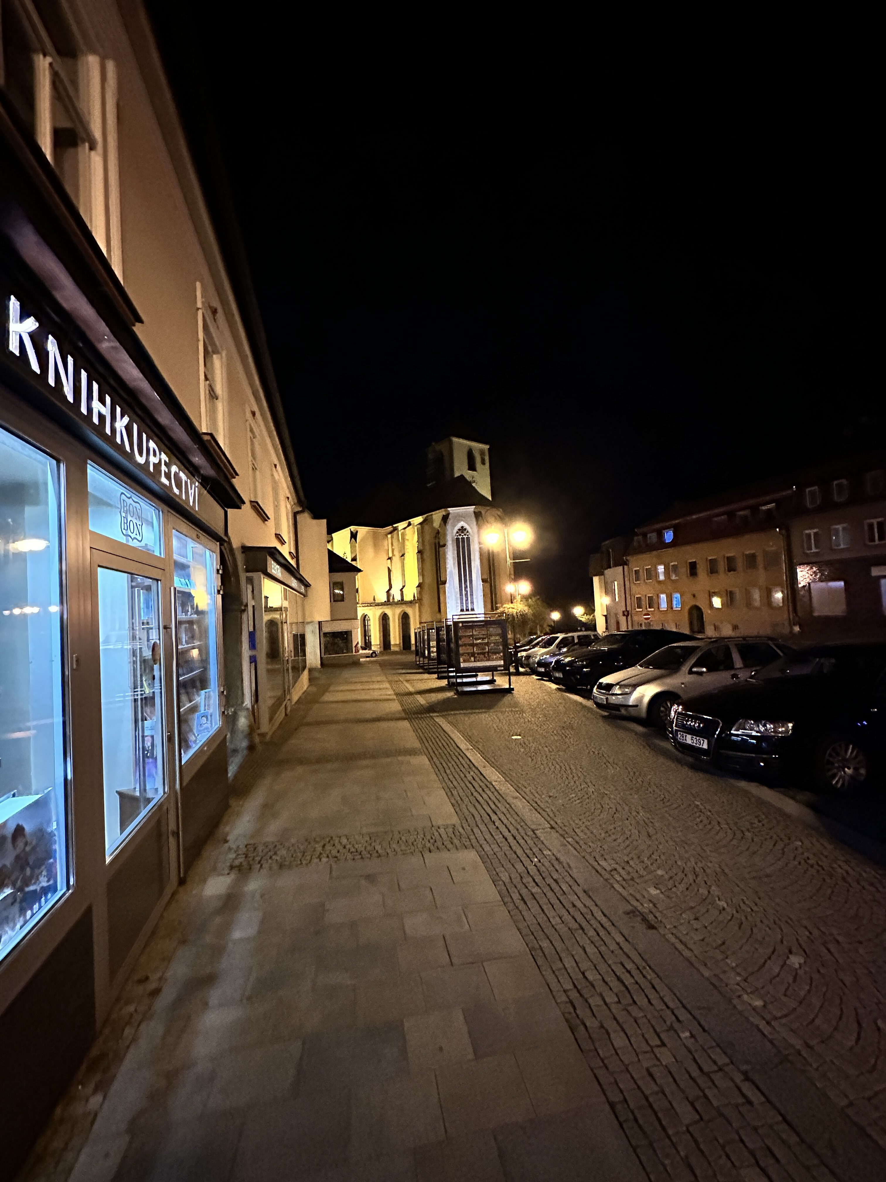 nocni foto iPhone 14 Pro 9