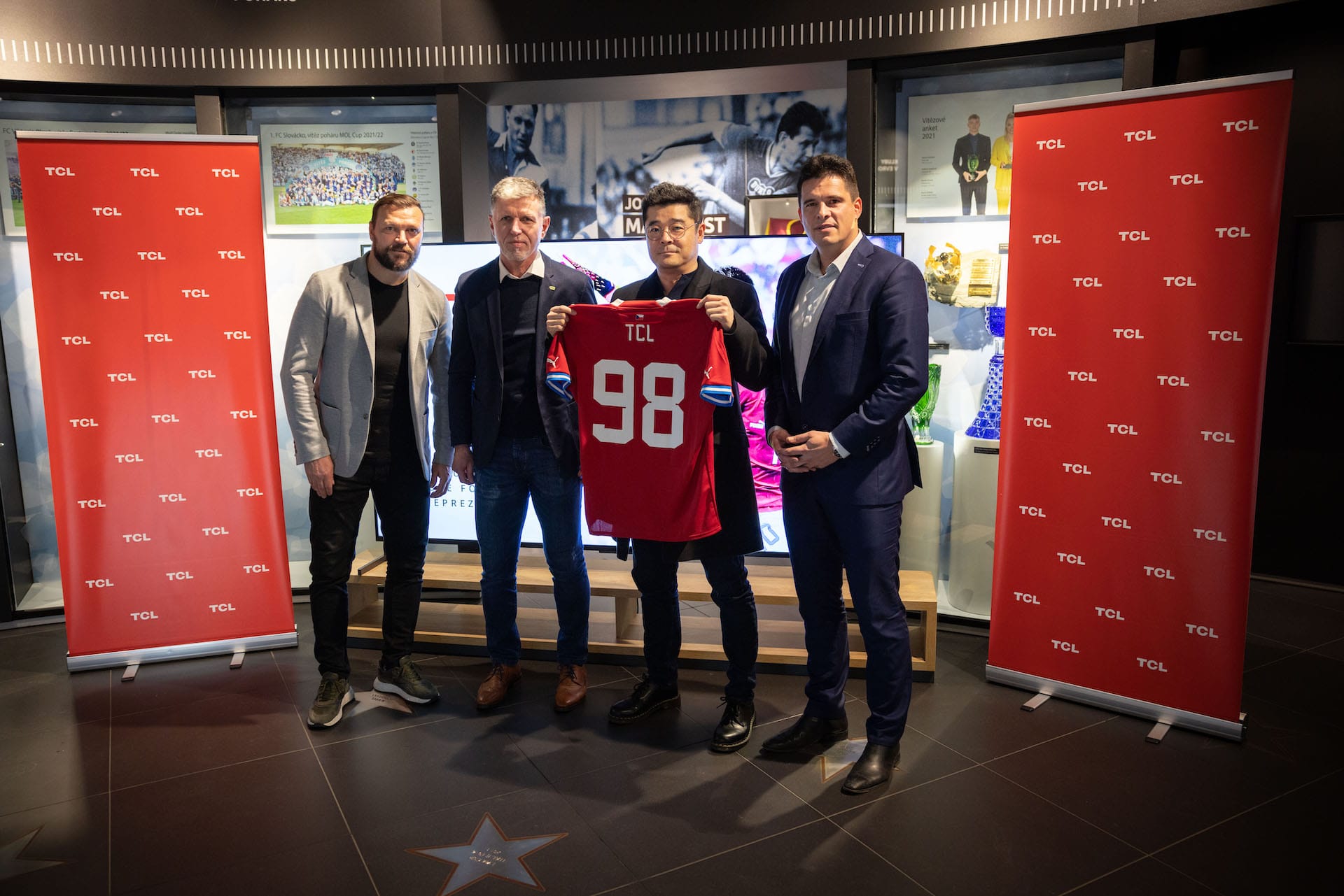 TCL Premium Partner CZ footbal team TCL partnerství s českou fotbalovou reprezentací