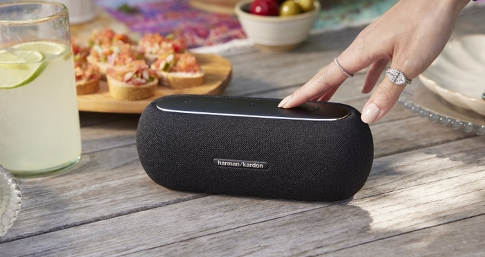 HK+Luna Lifestyle 2 thmb 2