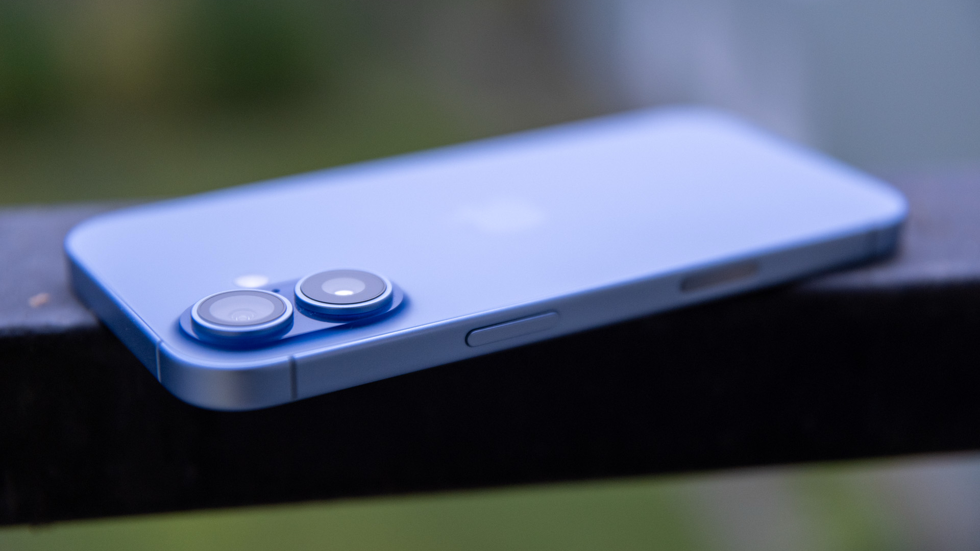 1920 1080 iPhone 17 mlhove modra